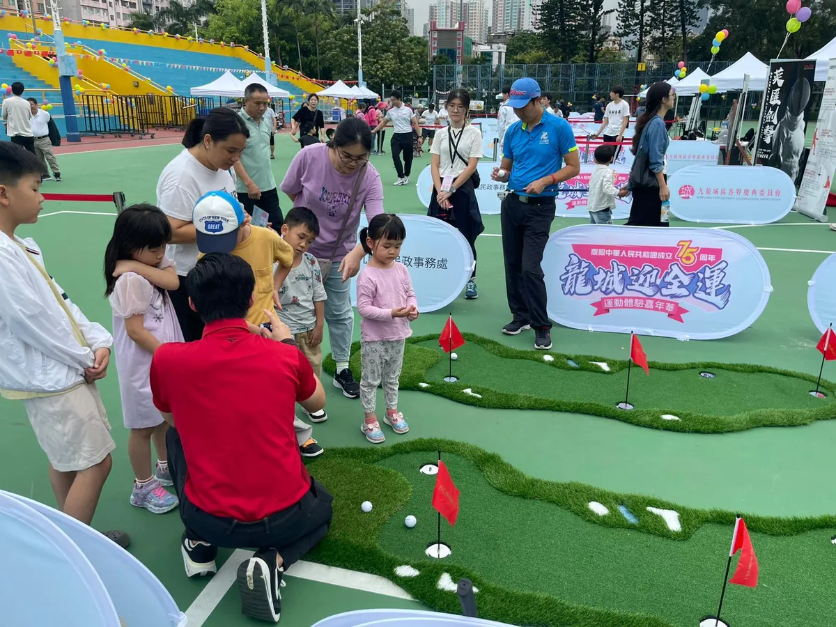 家庭及教練參與戶外推桿活動
